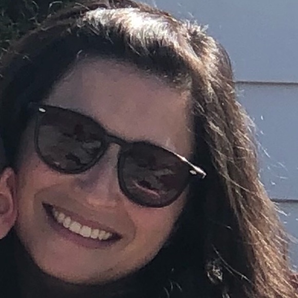 Profile Picture of Alisa Viner (@something_style) on Poshmark