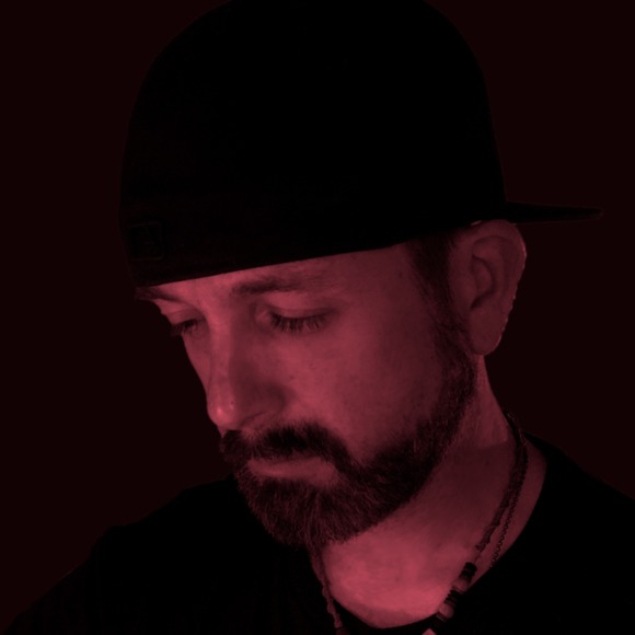 Profile Picture of Brandon Viveiros (@brndnv89) on Poshmark