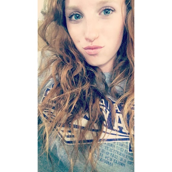 Profile Picture of Cassandra Horn (@cassandra_horn) on Poshmark