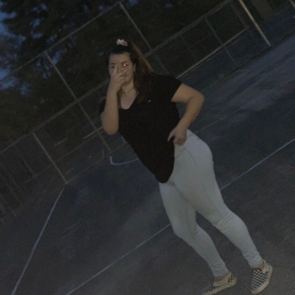 Profile Picture of Kylee Shorter (@kyleeshorter) on Poshmark