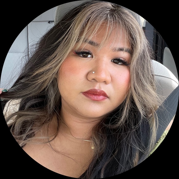 Profile Picture of Alvianne Bautista (@gayle_123) on Poshmark