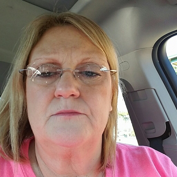 Profile Picture of Hazel Clements (@memahazel) on Poshmark