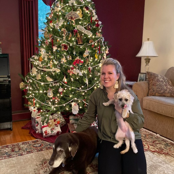 Profile Picture of Molly Blaauboer (@mollygblaa) on Poshmark