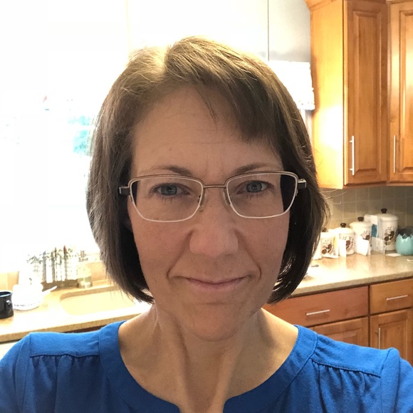 Profile Picture of Rhonda Baish (@drbaish) on Poshmark