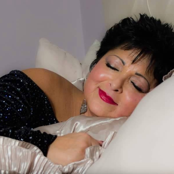 Profile Picture of Kim Visconti (@hairdo150) on Poshmark