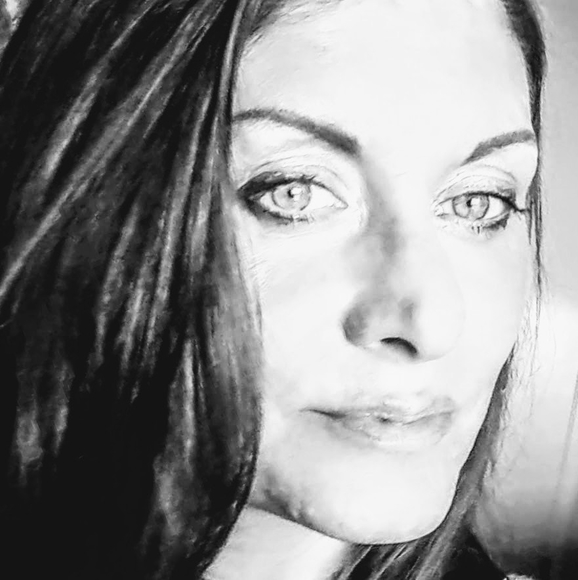 Profile Picture of Tina Wilmurth (@twilmurth2017) on Poshmark