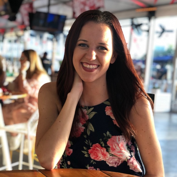 Profile Picture of Kayla Widdowson (@kaylabayla195) on Poshmark