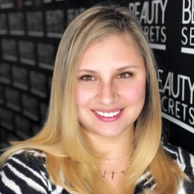 Profile Picture of Daniella Rojas (@mrsdanirojas) on Twitter