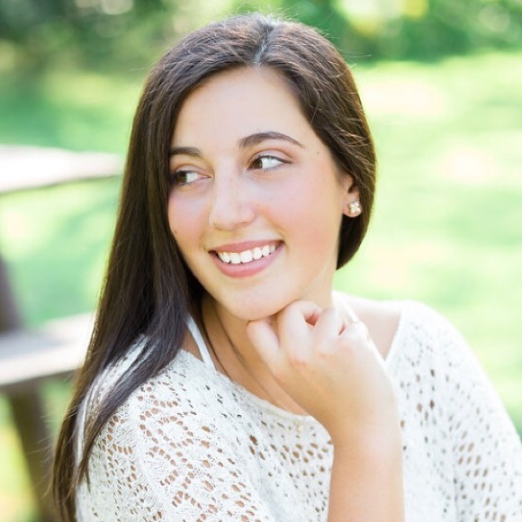 Profile Picture of Jenny Contonio (@jcontonio) on Poshmark