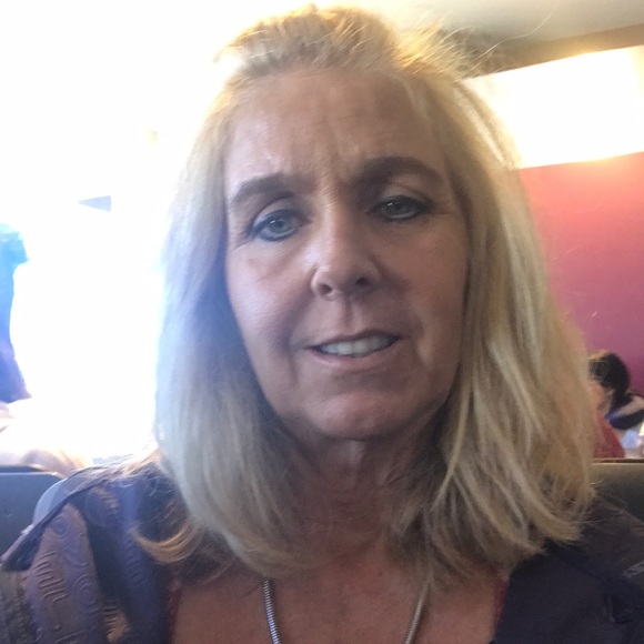 Profile Picture of Lorlori Sohaei (@lorlorisohaei) on Poshmark