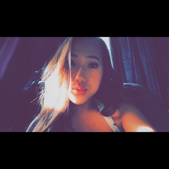Nancy Xiong - Poshmark Profile Picture of Nancy Xiong (@nancy_xiong23) on Poshmark