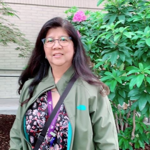 Profile Picture of Zeny Volante (@zen2000g) on Poshmark