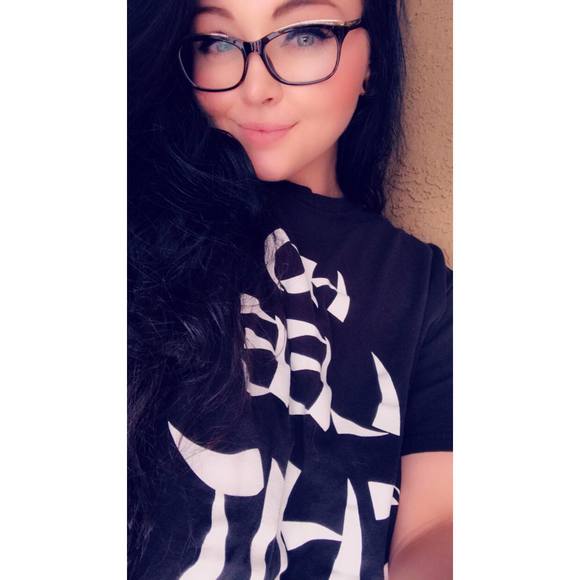 Mariah Seabra - Poshmark Profile Picture of Mariah Seabra (@mseabra1) on Poshmark