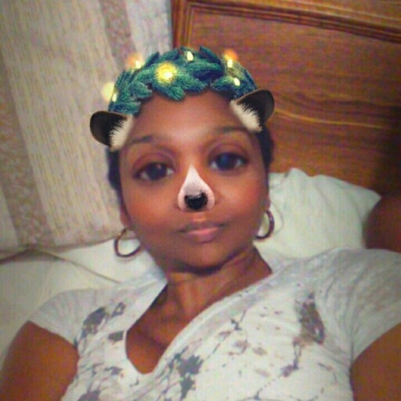 Profile Picture of Cindy David (@cindy_david) on Poshmark
