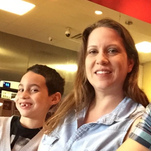 Profile Picture of Amy Fogle (@akfoglw) on Poshmark