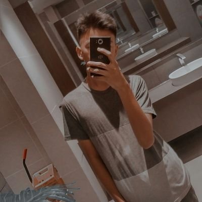 Profile Picture of Vincent James 🌷 (@vincentjamesks) on Twitter