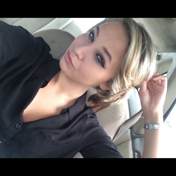 Profile Picture of Shae Marcinkevich (@shaemarc) on Poshmark