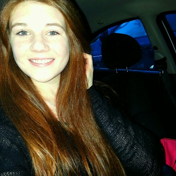 Profile Picture of Kaylin Oster (@kaylinoster) on Poshmark