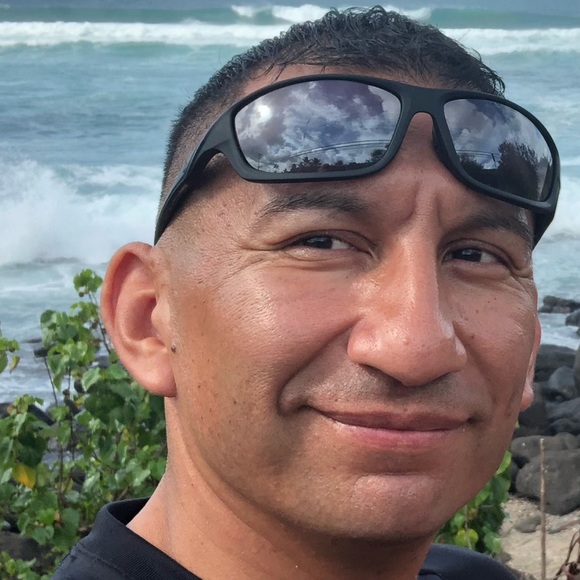 Profile Picture of Albert Pardo (@bert8195) on Poshmark