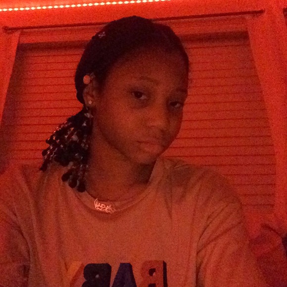 Profile Picture of Shay Cook (@its_shay06) on Poshmark