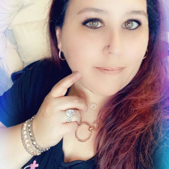 Profile Picture of Chrystle Barajas (@cbara874) on Poshmark