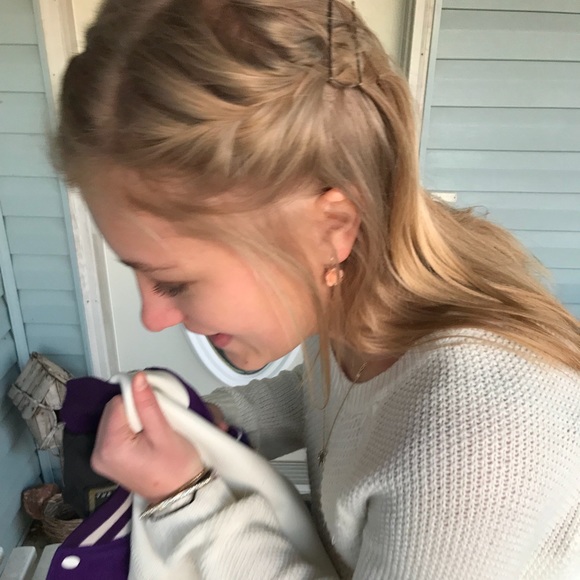 Profile Picture of Jasmine Maag (@jmaag19) on Poshmark