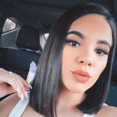 Profile Picture of Arely Renay (@arelyrenay) on Twitter