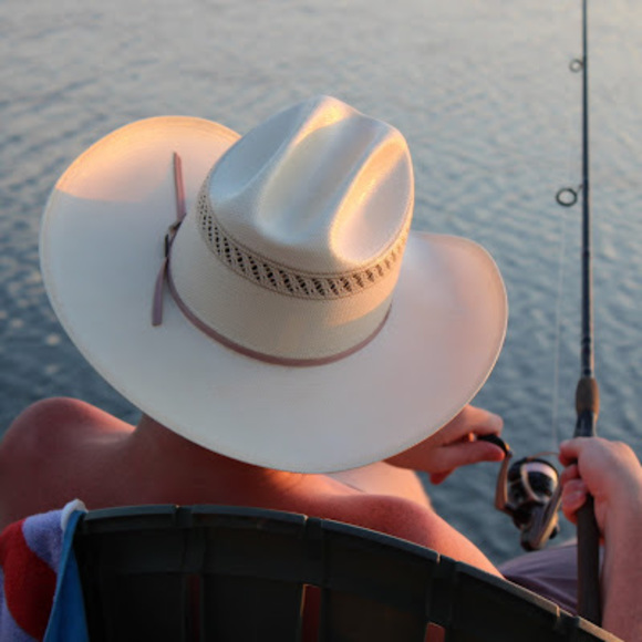 Profile Picture of Will Hodge (@willhodge77) on Poshmark