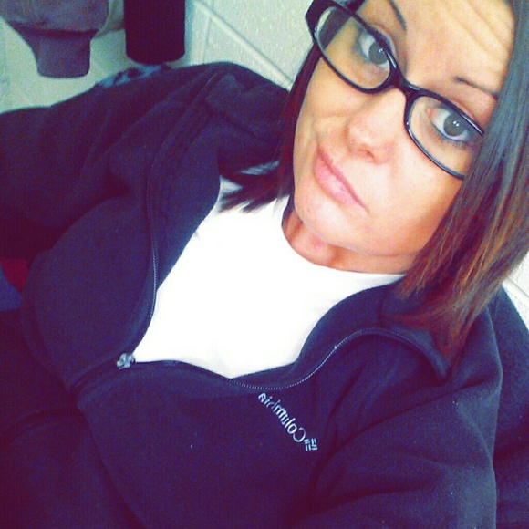 Profile Picture of Brooke Jurcik (@blynea) on Poshmark