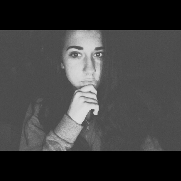 Profile Picture of Jenna Stefanowicz (@jennxstep) on Poshmark