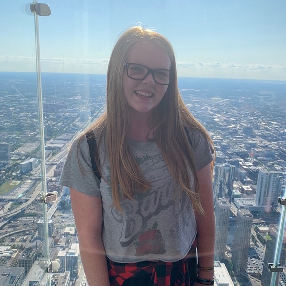 Profile Picture of Ellie Lagergren (@ellielag) on Poshmark