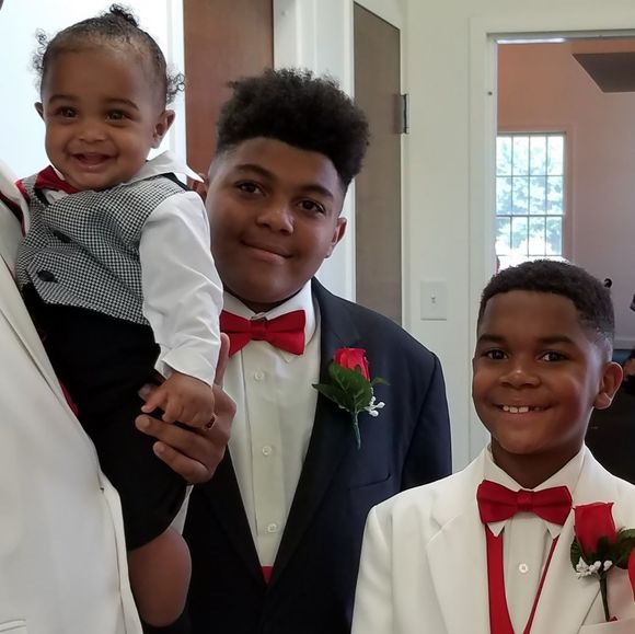 Profile Picture of Alice Woolfolk (@alicewoolfolk) on Poshmark