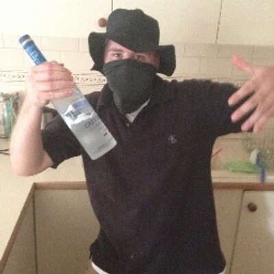 Profile Picture of Vic Vinegar (@Andy2DResQ) on Twitter