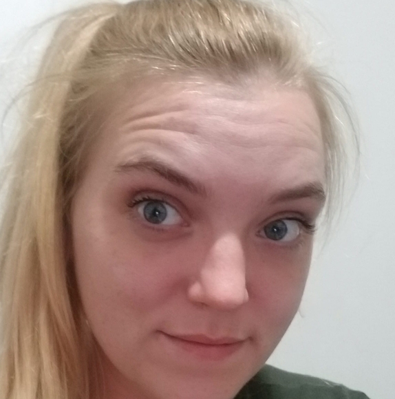 Profile Picture of Catie Ruskey (@catieruskey) on Poshmark