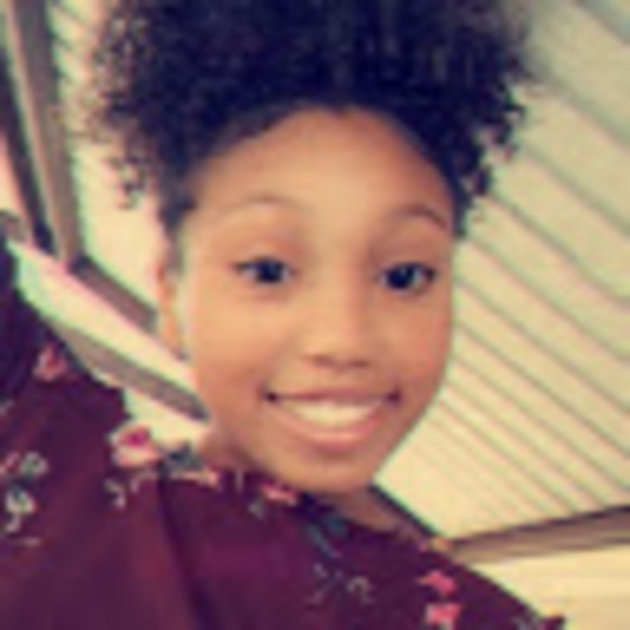 Profile Picture of Jadein Lemelle (@jadeinlemelle) on Poshmark