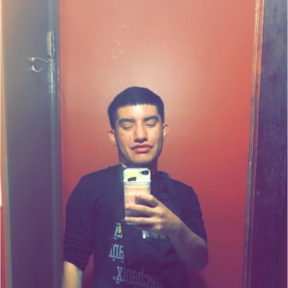 Profile Picture of Bryan Chan mendez (@bchanmendez) on Poshmark