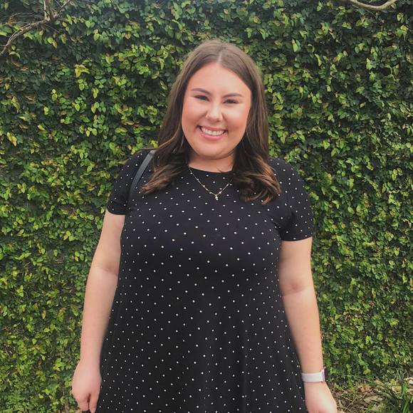 Profile Picture of Jamie Pizzuto (@jamielpizzuto) on Poshmark