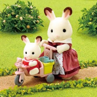 Profile Picture of Hilary Wilkinson (@Hilzypoprocks) on Twitter