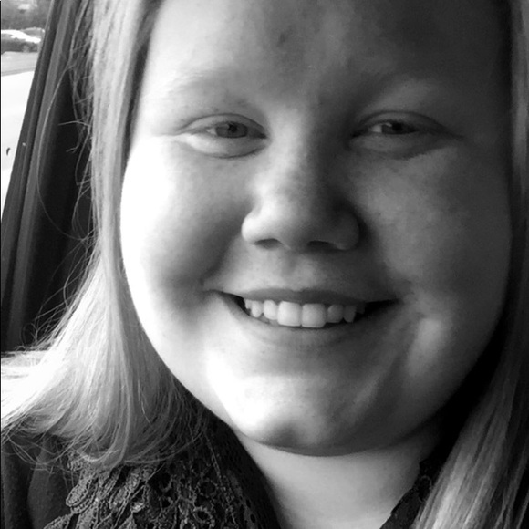 Profile Picture of Olivia Judge (@livylala99) on Poshmark