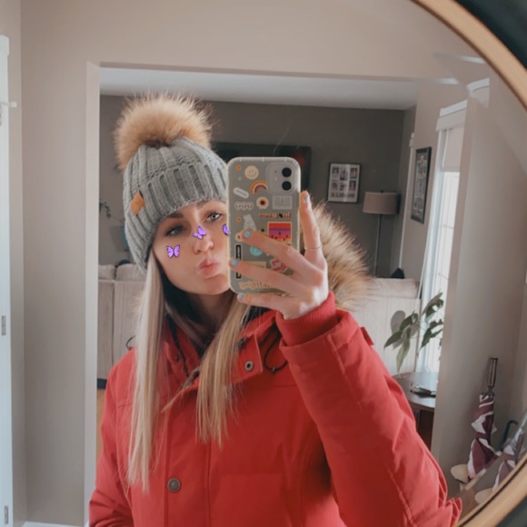 Profile Picture of Sara Obrien (@saraobrien2020) on Poshmark