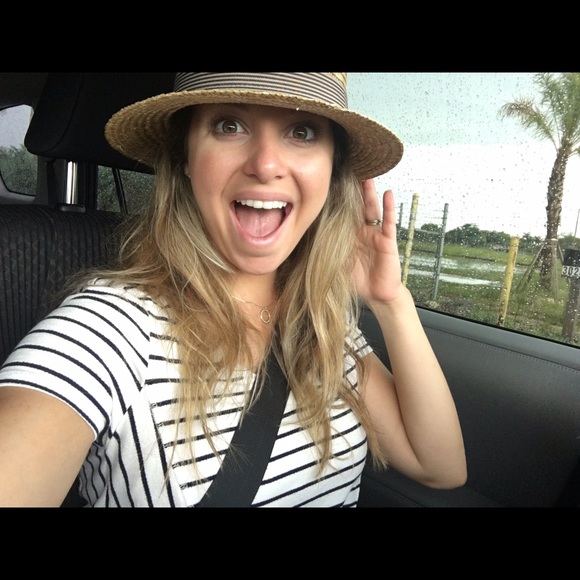 Profile Picture of Carla Stefanelli (@carlasmoc) on Poshmark