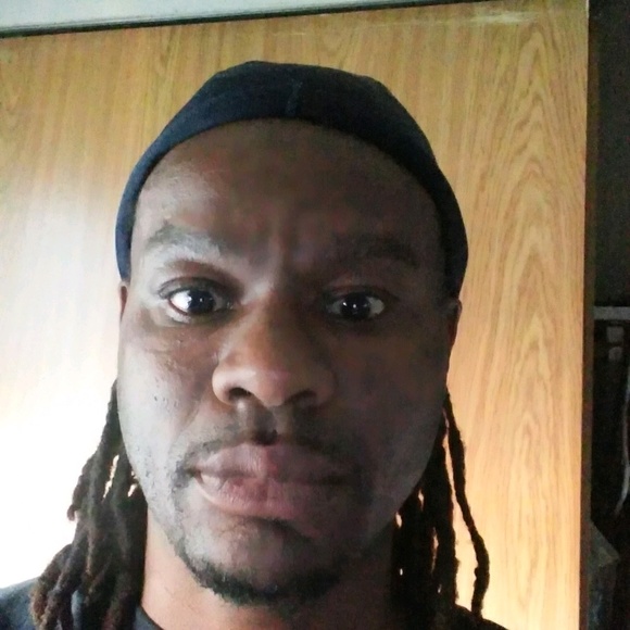 Profile Picture of James Moulds (@poppa5253) on Poshmark