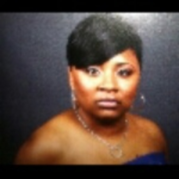 Profile Picture of Latisha Reid (@carmellati) on Poshmark