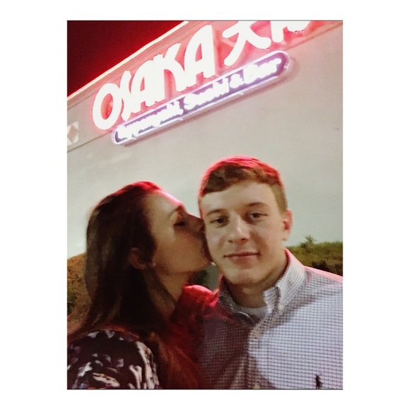 Profile Picture of Alexa Gort (@alexarae96) on Poshmark
