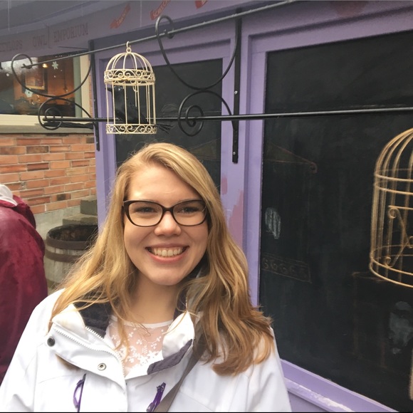 Profile Picture of Kelley Boblick (@kelleyrb93) on Poshmark