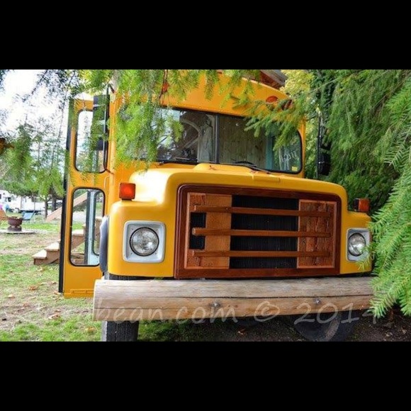 Profile Picture of Sierra Tang (@sierralakes123) on Poshmark