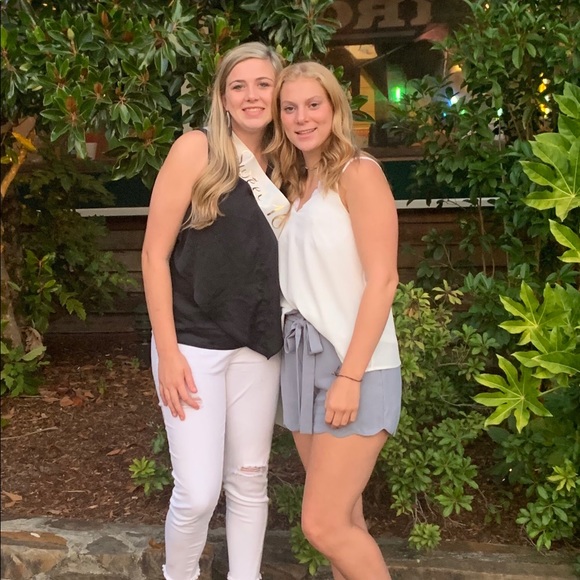 Profile Picture of Anna Godbehere (@annagodbehere) on Poshmark