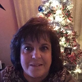 Profile Picture of Lisa Lombardo Quesnell (@lquesnell) on Facebook