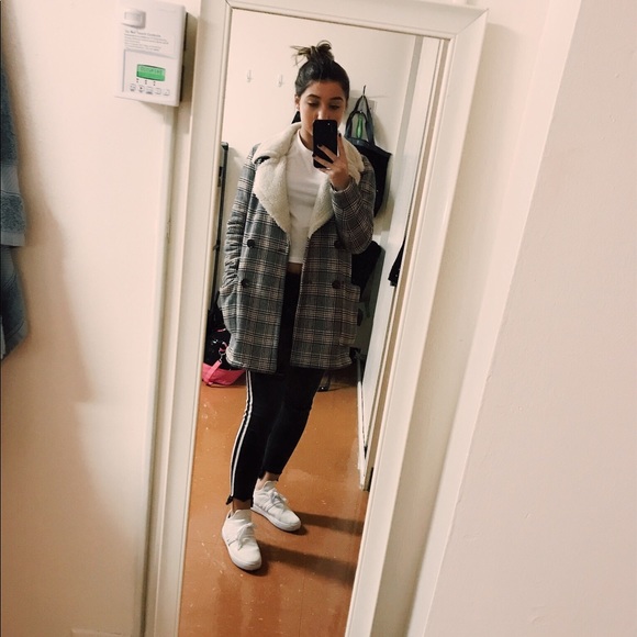 Profile Picture of Nicole Gasparino (@ngasparino) on Poshmark