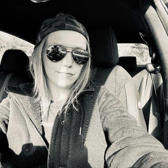 Profile Picture of Faye Heddings (@beanz_collector) on Poshmark